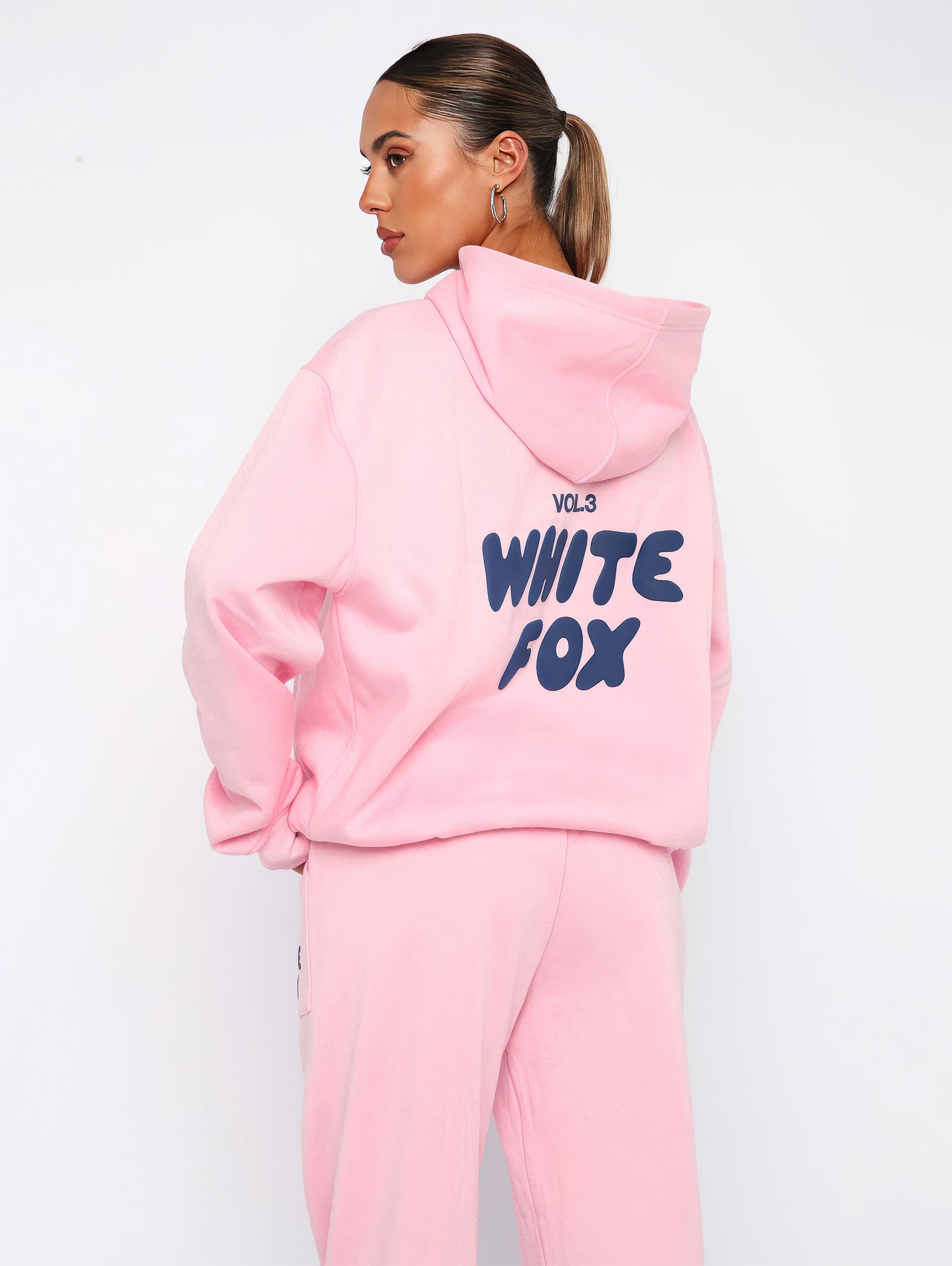 Luxe Lounge Set – White Fox Edition