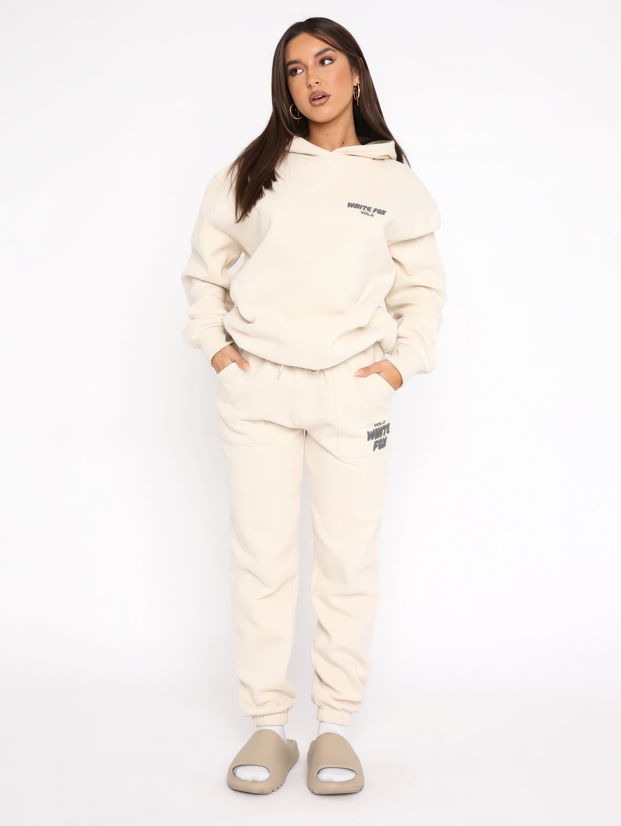 Luxe Lounge Set – White Fox Edition