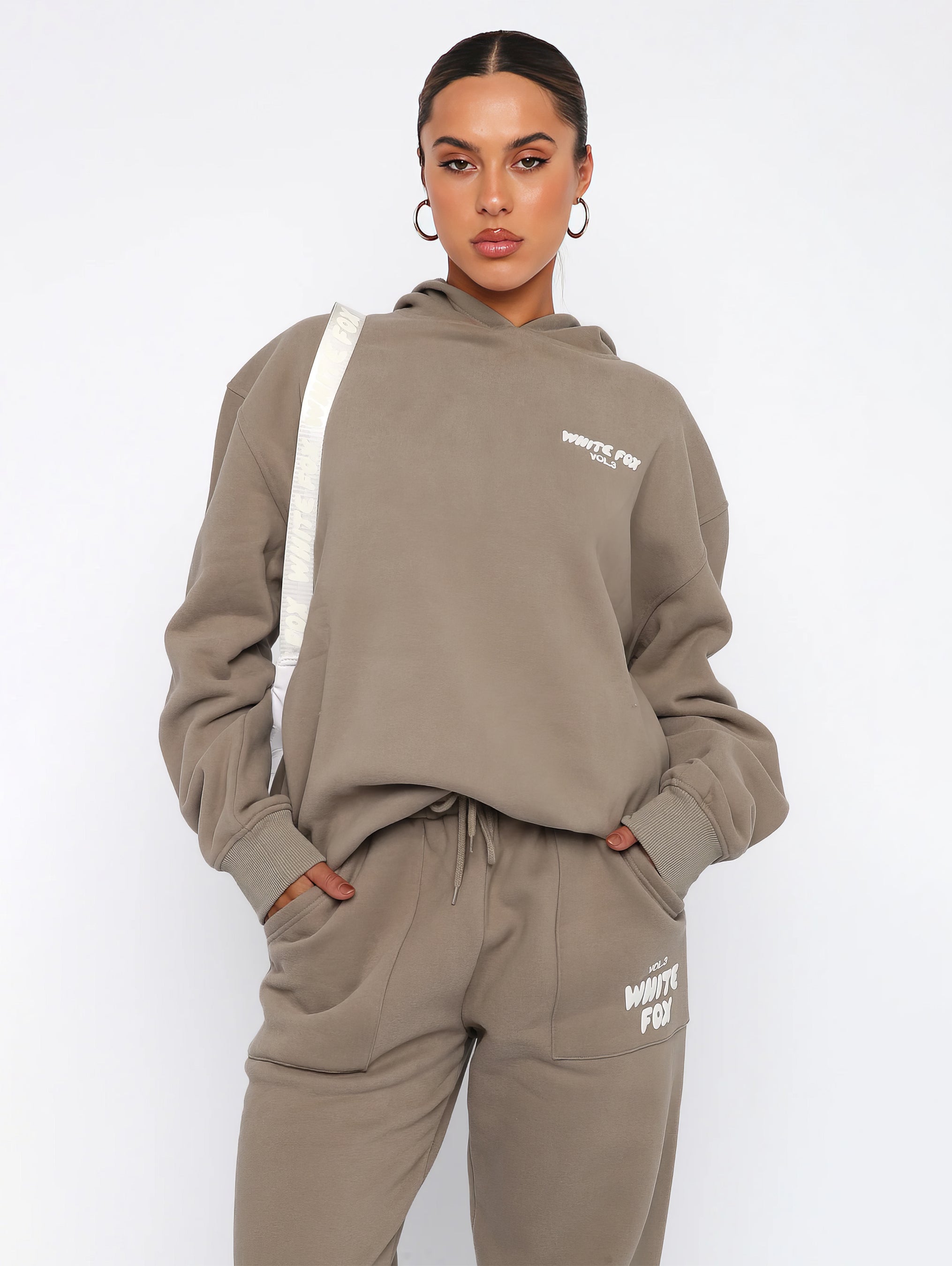 Luxe Lounge Set – White Fox Edition