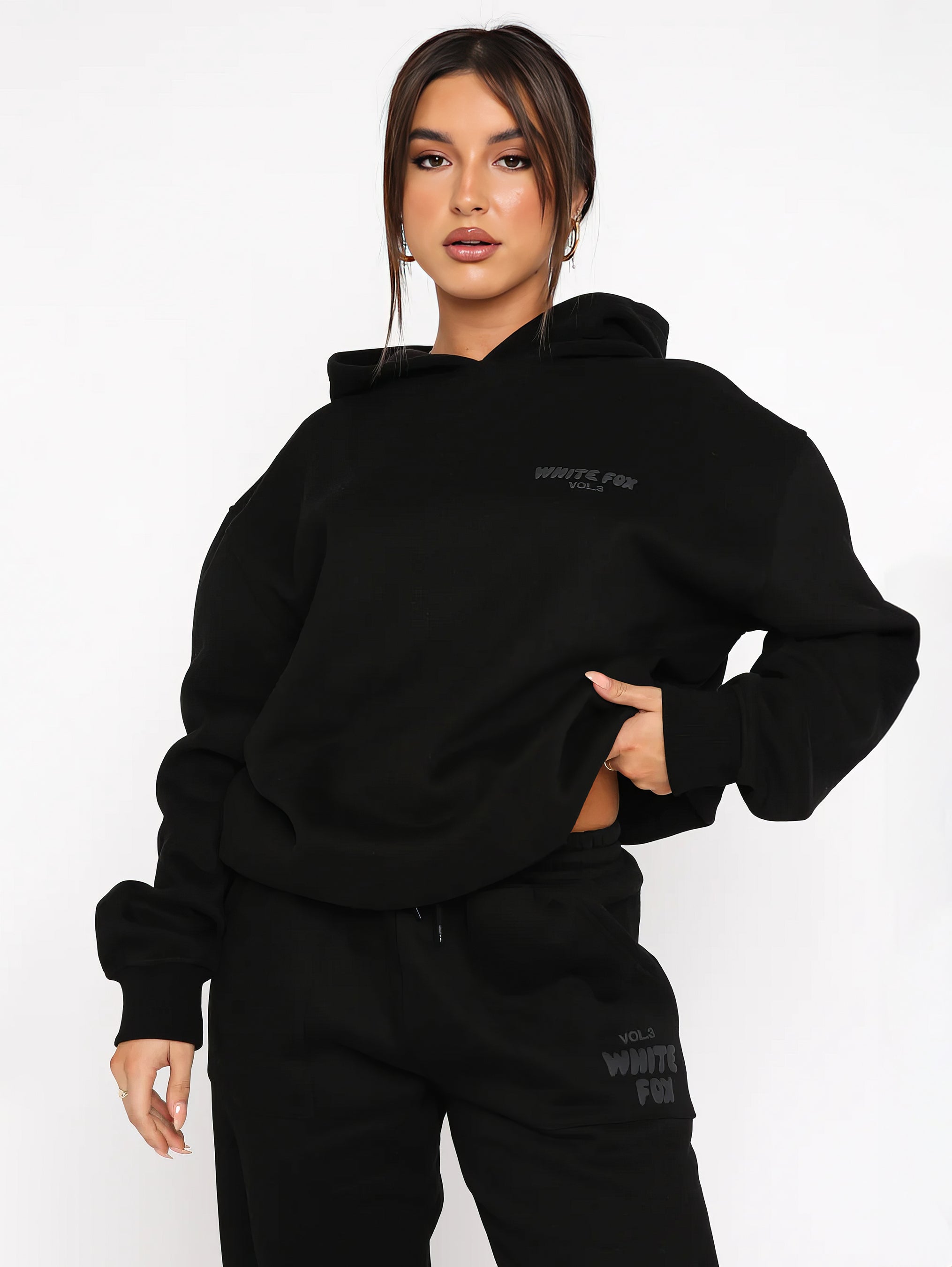 Luxe Lounge Set – White Fox Edition