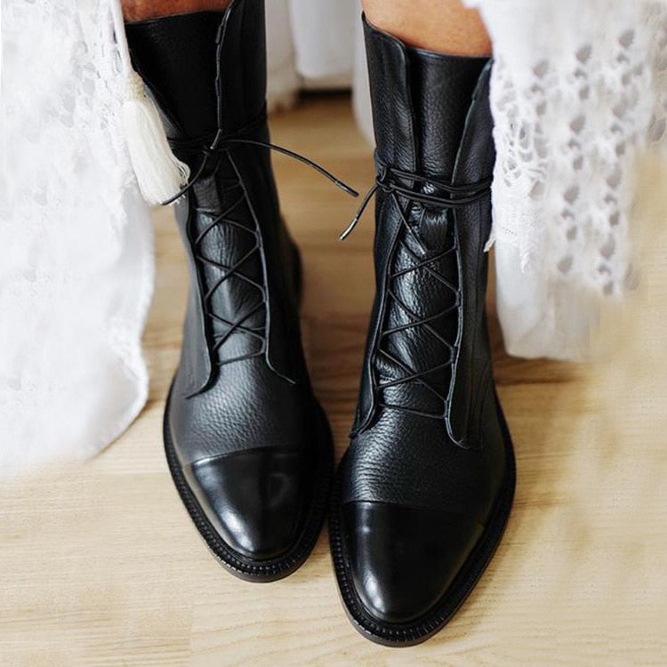 Livia | Klassieke Leren Veterlaarzen met Tijdloos Design