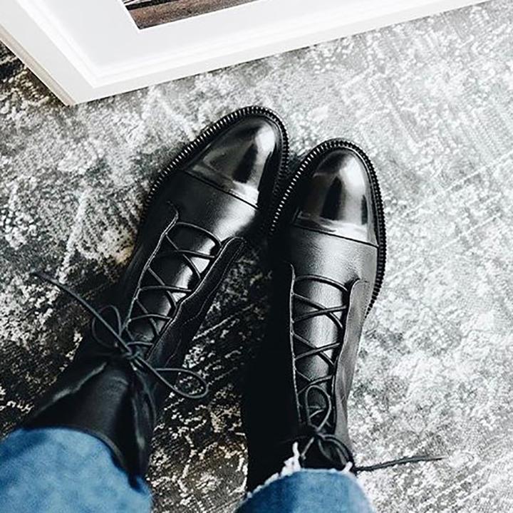 Livia | Klassieke Leren Veterlaarzen met Tijdloos Design