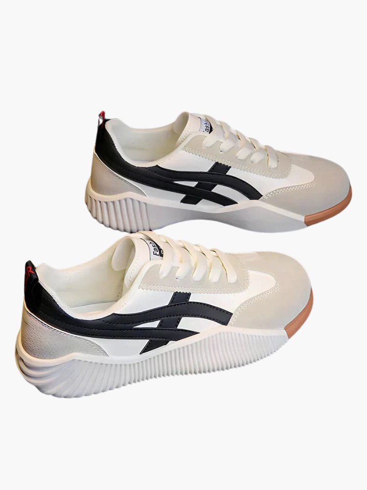 Zara | Retro Sneakers met Dynamische Strepen en Comfortabele Zool