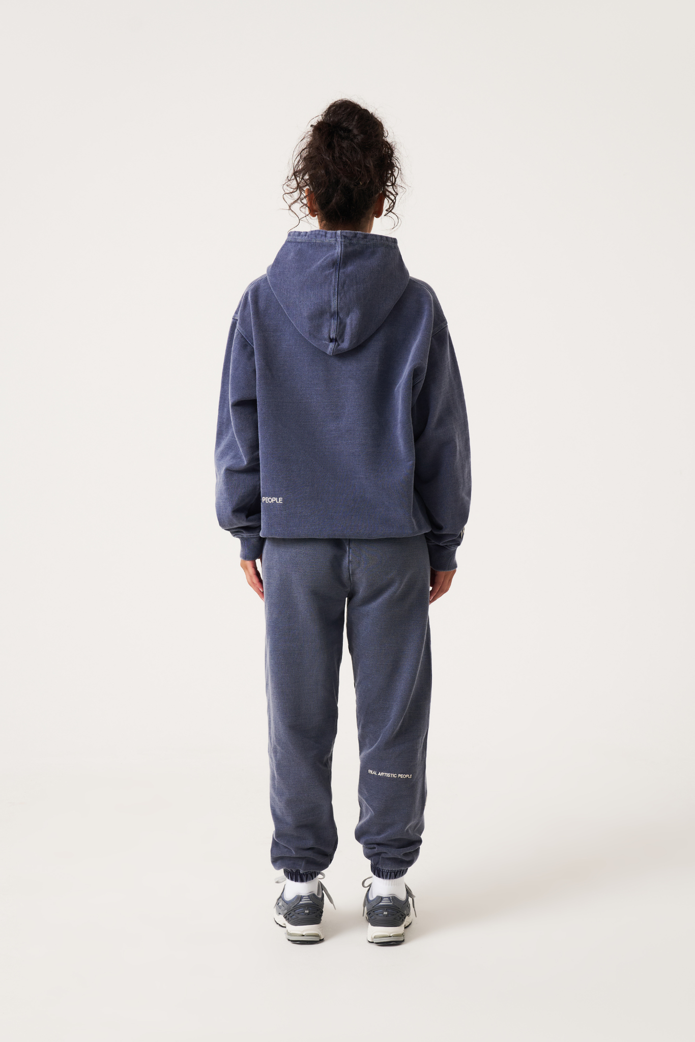 Donkerblauwe Hoodie met ‘Culture’ Print – Streetwear Stijl